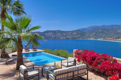Casa Arevale — 4-Star Luxury Hotel in La Herradura, Spain