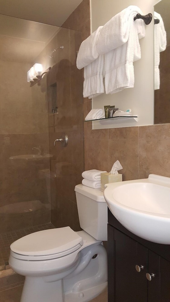 Le Cabanon Motel - photo 48
