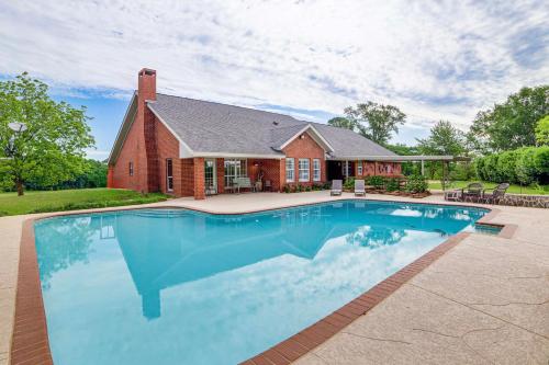 Tranquil Family Retreat: 4 Mi to Dtwn Winnsboro — hotel in Winnsboro