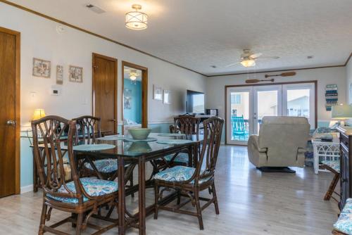 Out of the Blue by Oak Island Accommodations - photo 19