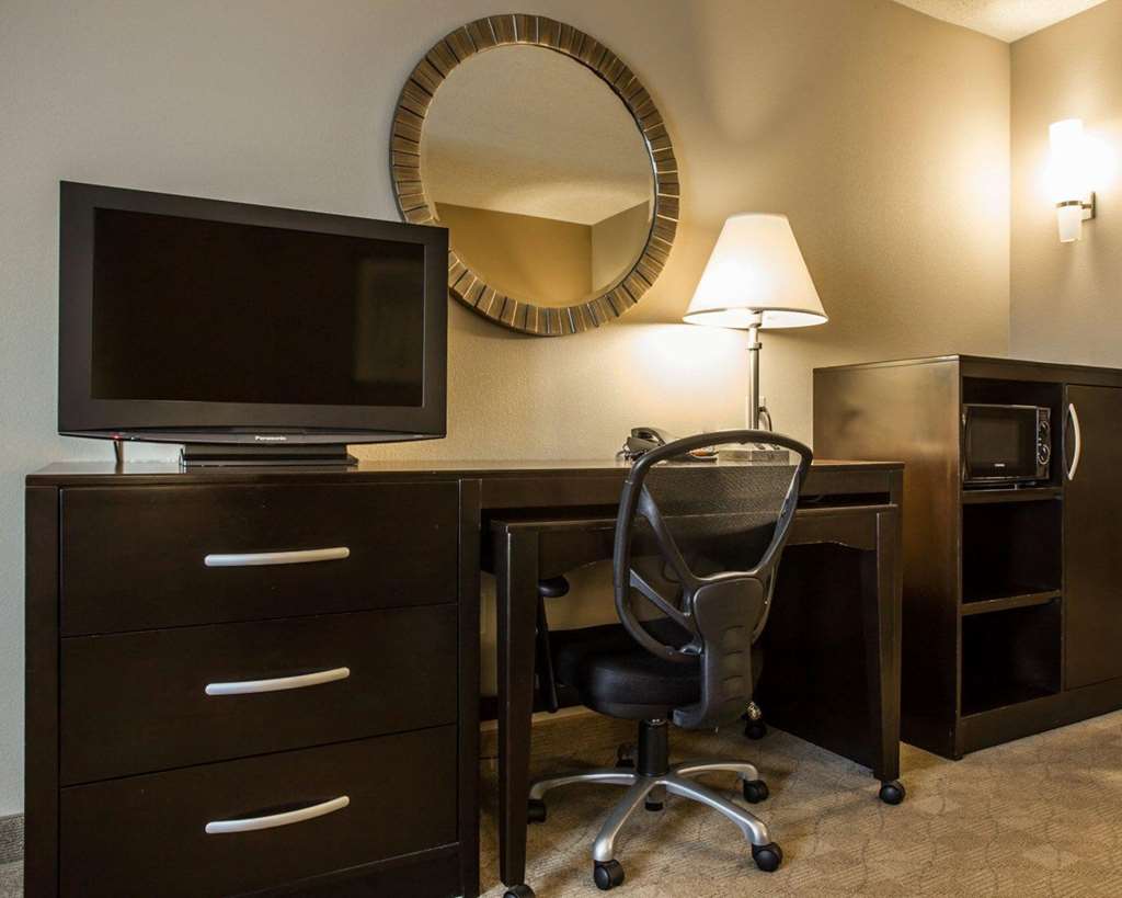Comfort Suites Huntersville near Lake Norman - photo 19