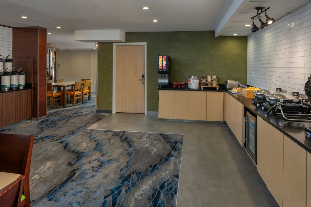 Fairfield Inn & Suites by Marriott Ft. Myers Cape Coral - photo 22