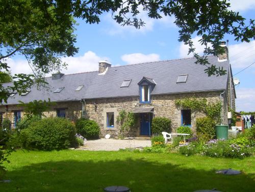 Le Boterff Gites Camping And B&B — 4-Star Luxury Hotel in Saint-Aignan, France