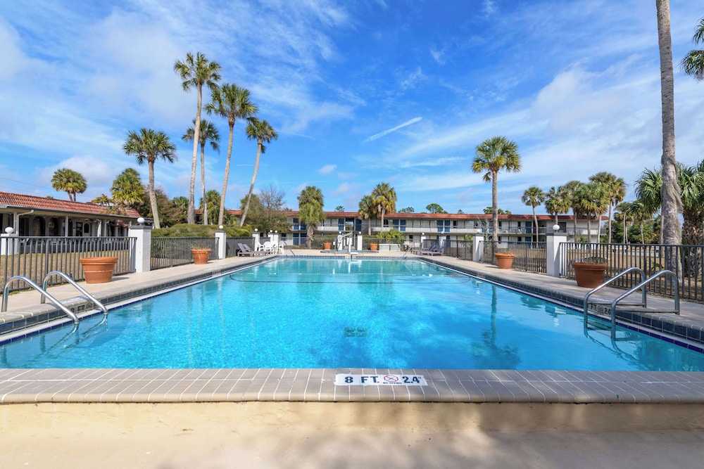 Motel 6 Spring Hill FL Weeki Wachee - photo 21
