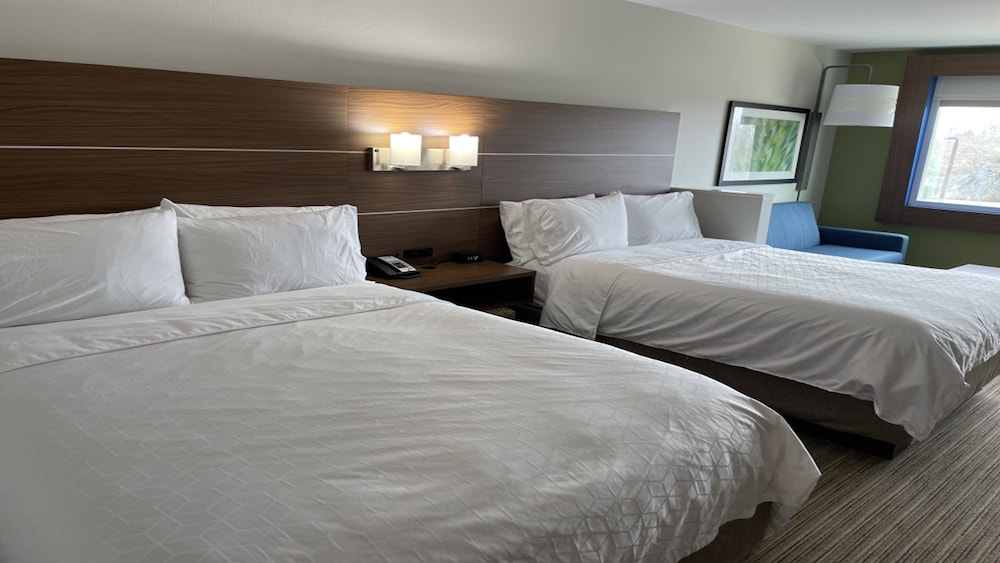 Holiday Inn Express & Suites Brenham South by IHG - photo 9