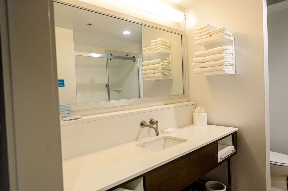 Hampton Inn & Suites Lenoir - photo 29