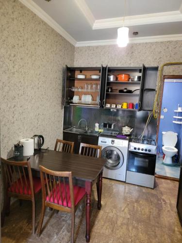 Apartment On Leonidze 18