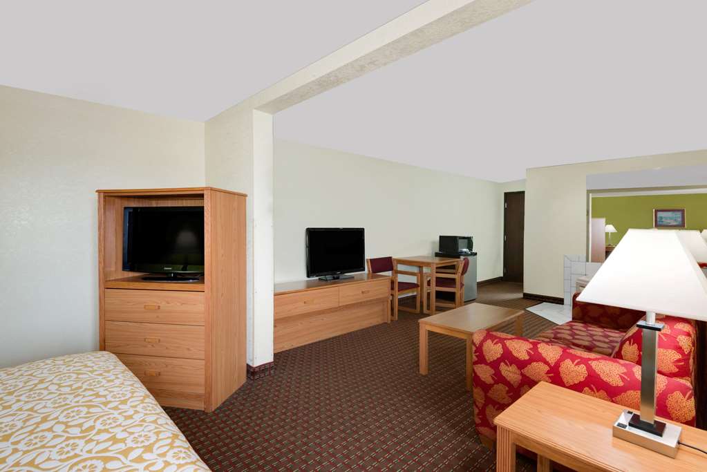 Days Inn by Wyndham Fort Dodge - photo 11