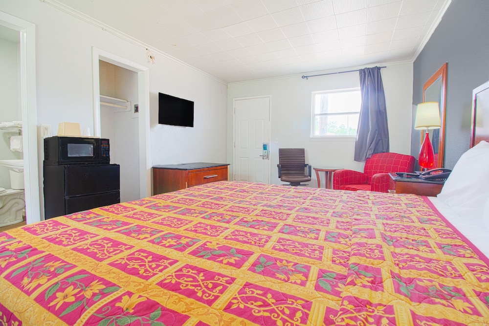 Oyo Hotel Mcalestar Ok S Main St - photo 10