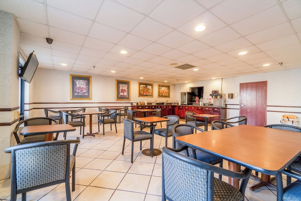 Ark Suites By Oyo Jonesboro I 555 - photo 56