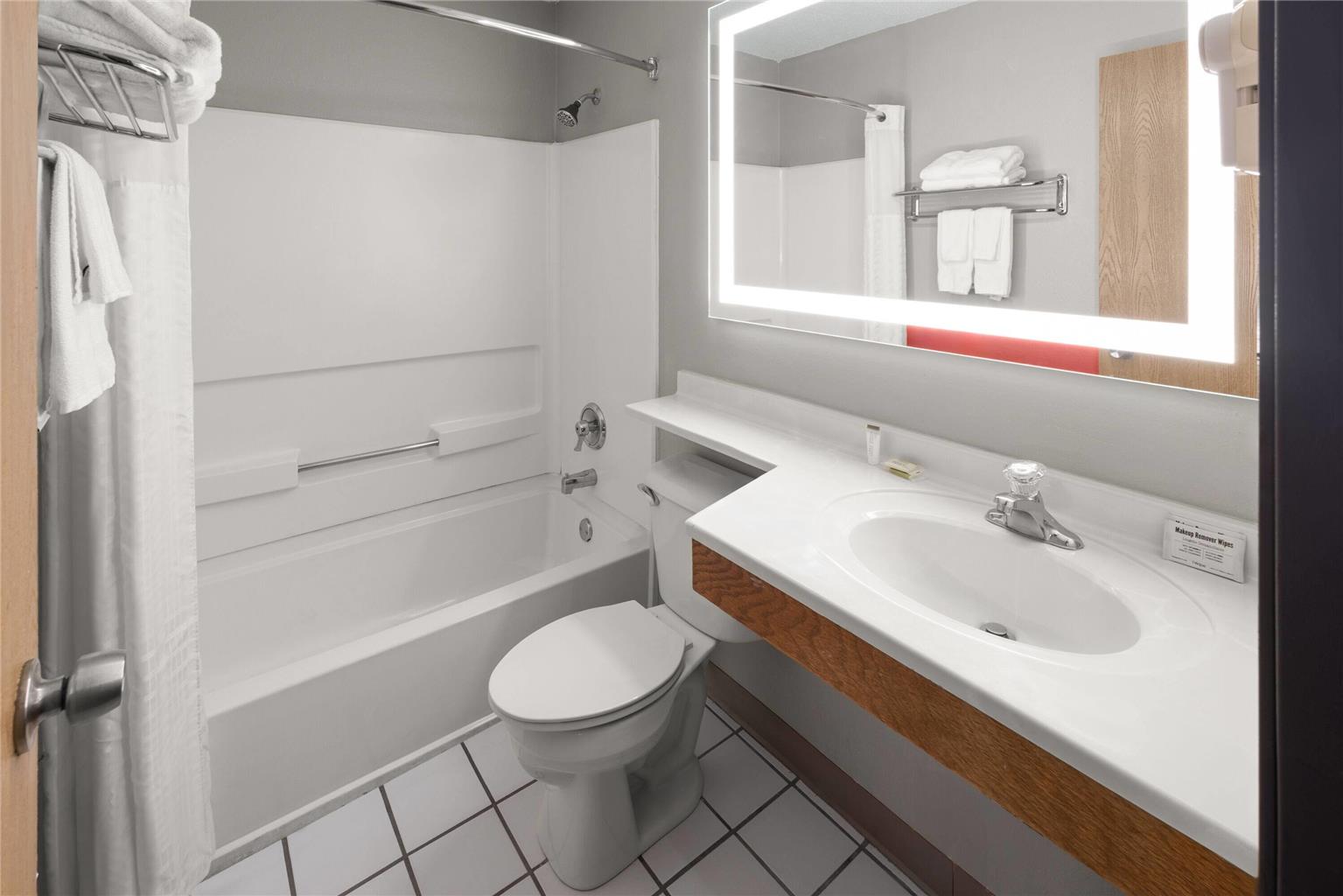 Super 8 by Wyndham New Stanton - photo 14