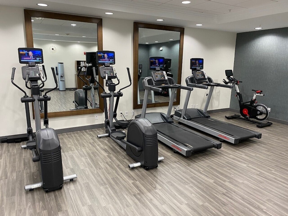 Hampton Inn & Suites Paducah - photo 26