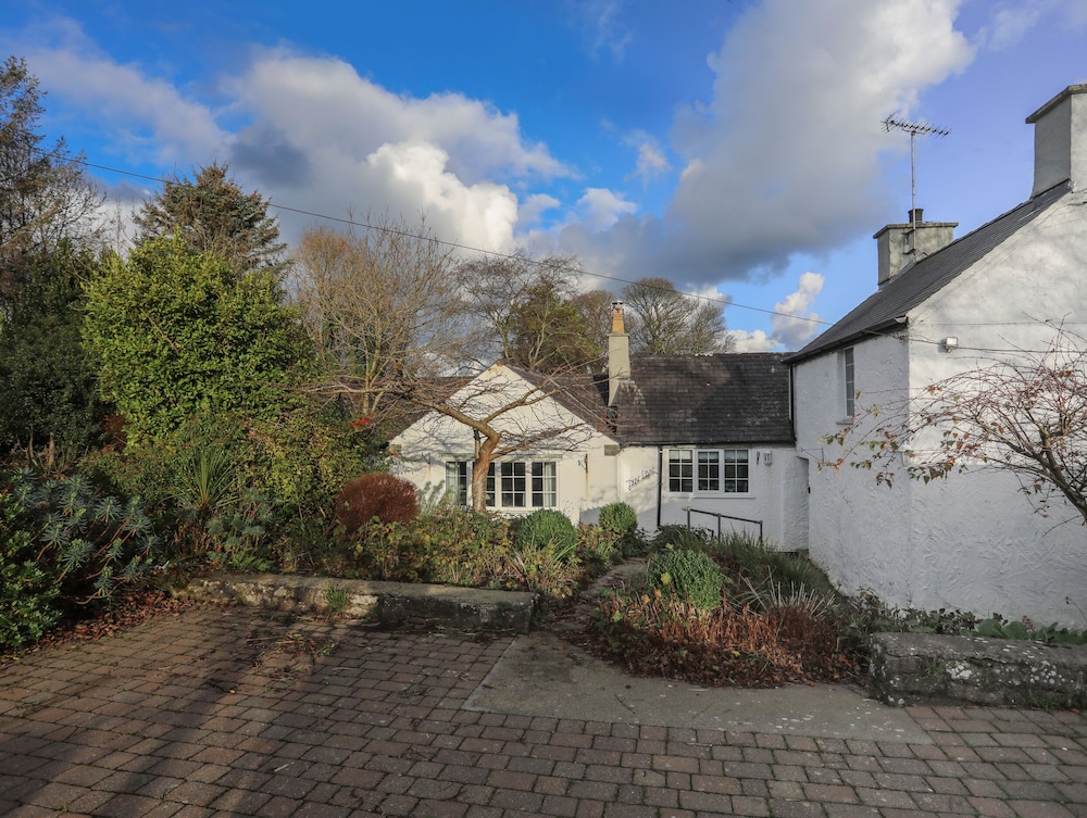 Ty’n Lon in Moelfre, United Kingdom