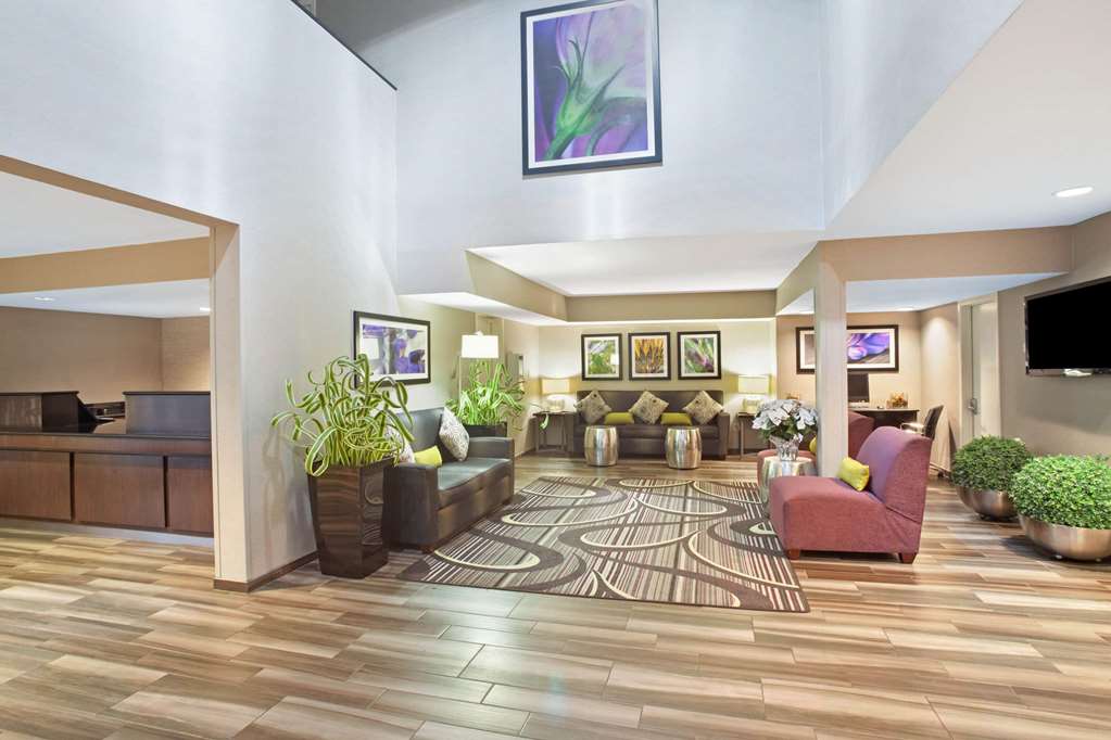 La Quinta Inn by Wyndham San Marcos - photo 10