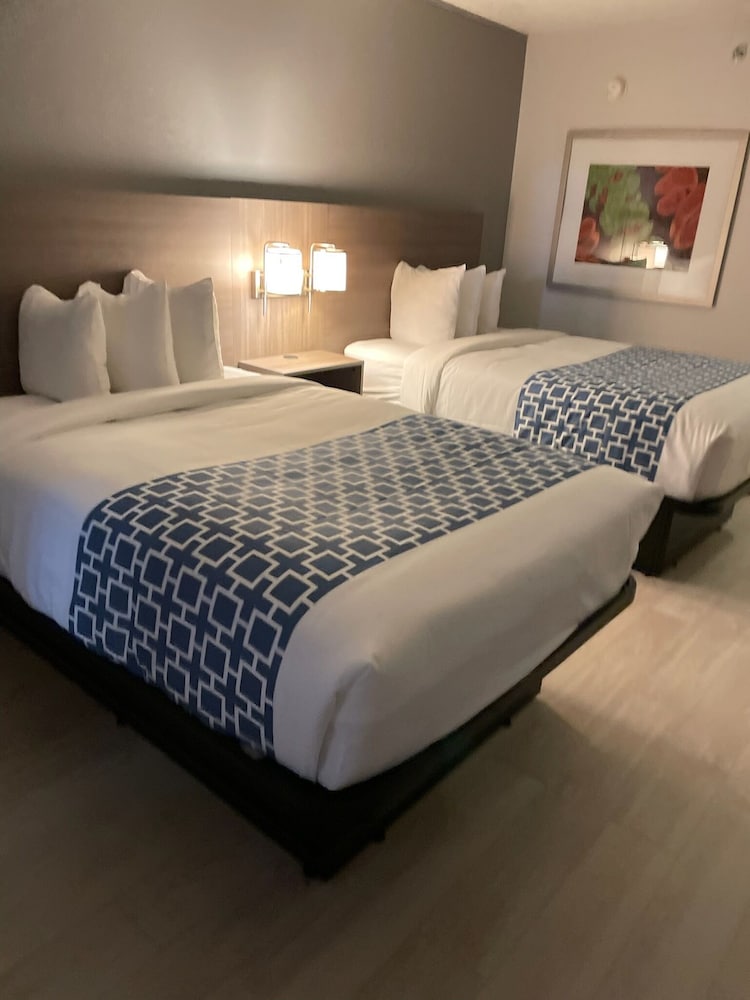 Kearney Inn And Convention Center - photo 5