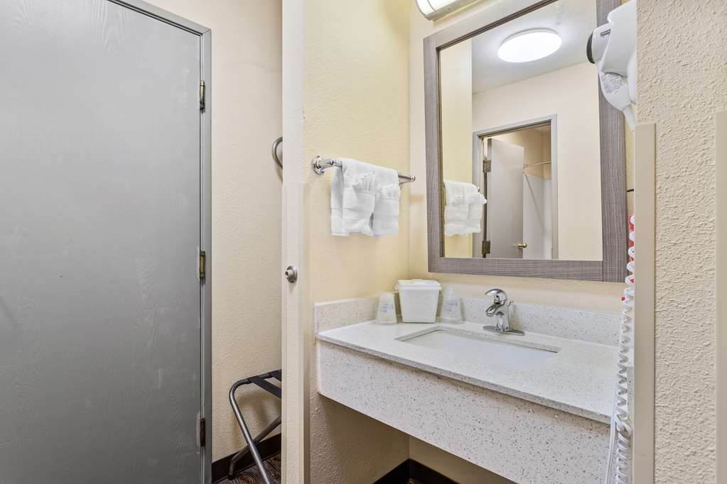 SureStay Hotel by Best Western Albuquerque Midtown - photo 28