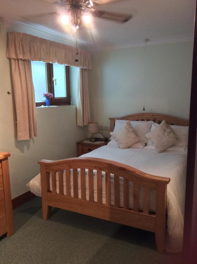 Room orchard Manor Fore Street Probus in Truro, United Kingdom