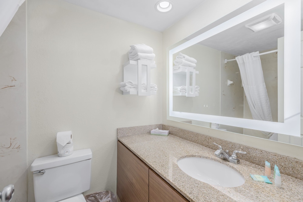 Crossroads Inn & Suites - photo 55