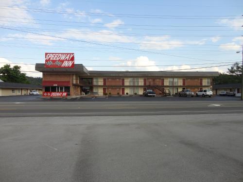 Speedway Inn - photo 2