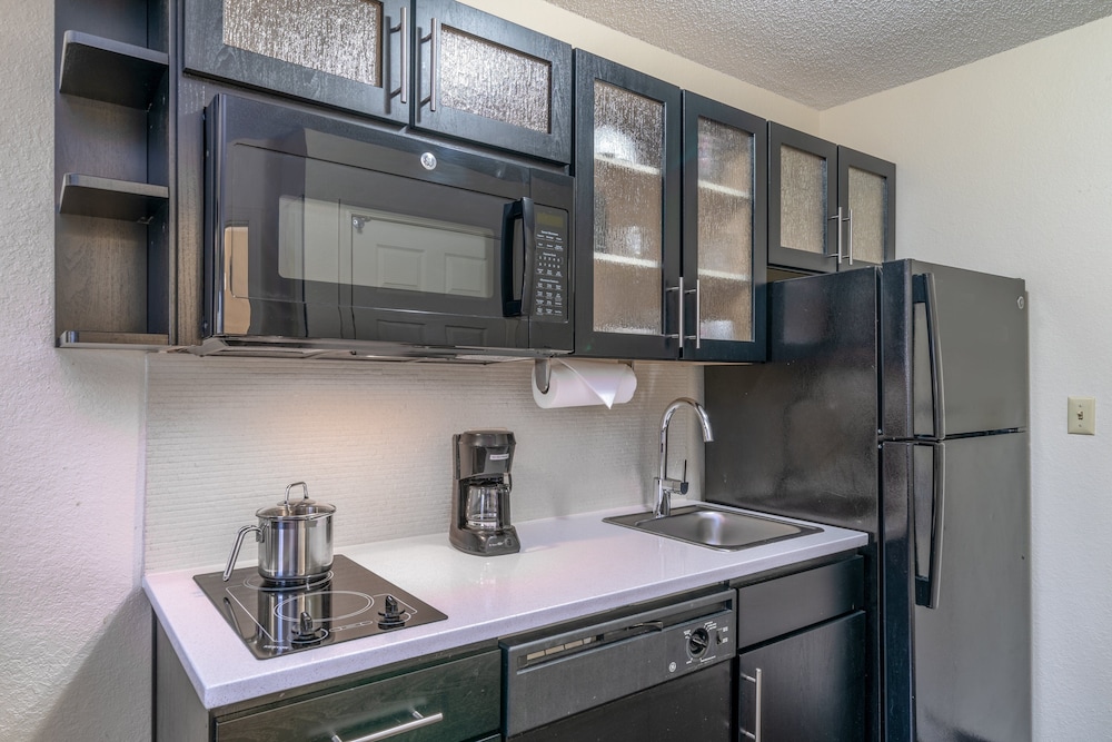 Candlewood Suites Washington Fairfax by IHG - photo 14