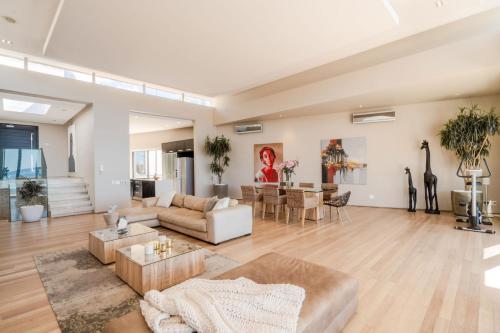 Azamara Luxury Villa Camps Bay