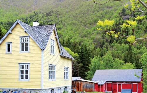 4 Bedroom Nice Home In Eidfjord — 4-Star Luxury Hotel in Eidfjord, Norway