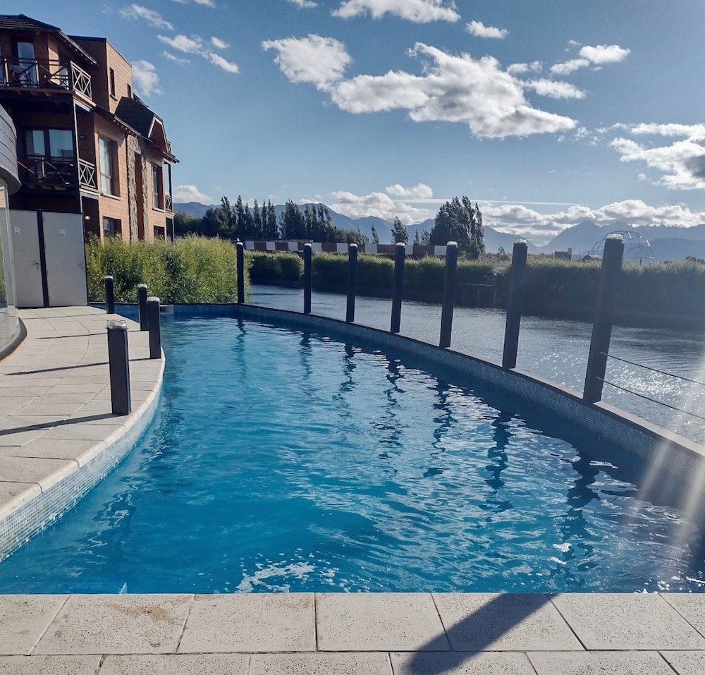 Blue Aparts Dina Huapi Bariloche — 4-Star Luxury Hotel in San Carlos De Bariloche, Argentina