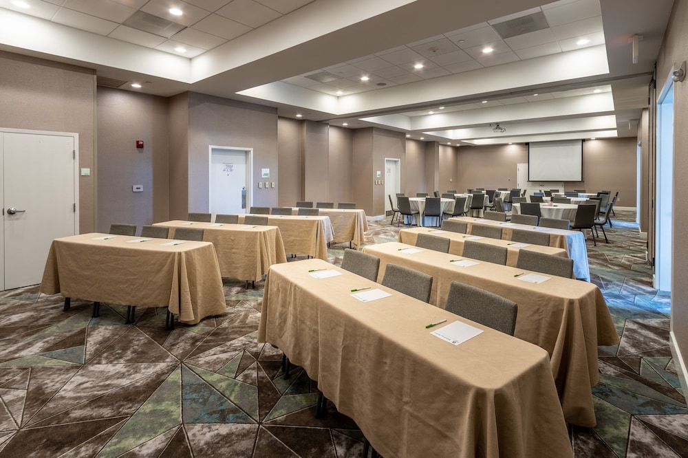 Holiday Inn Hotel & Suites Memphis Wolfchase Galleria by IHG - photo 40