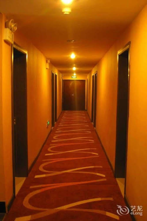 Huayi Commercial Hotel in Jiyuan, People's Republic of China