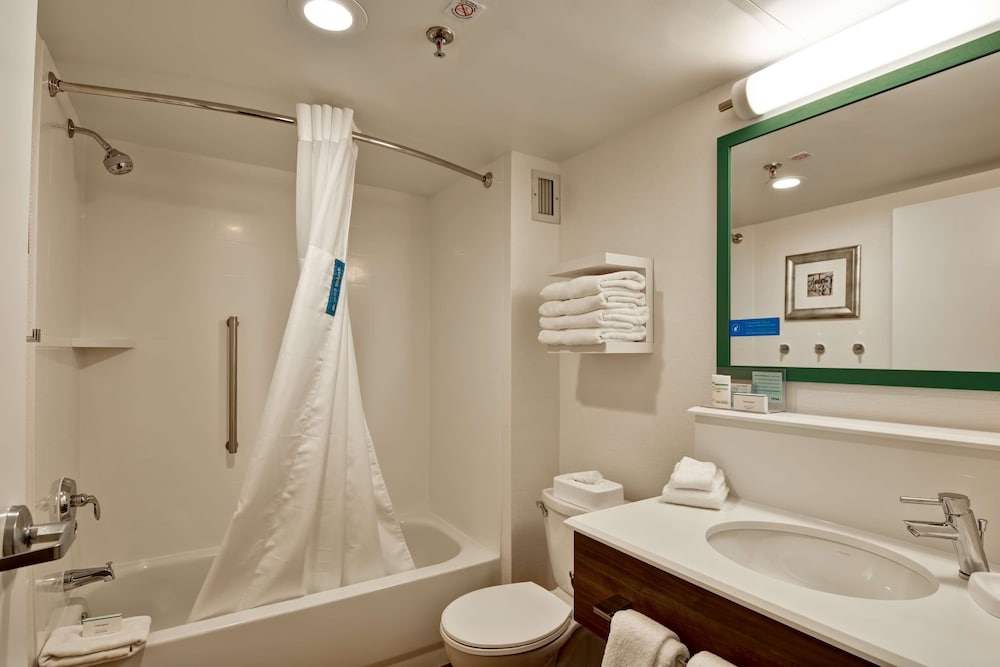 Hampton Inn Albany Wolf Road - photo 21