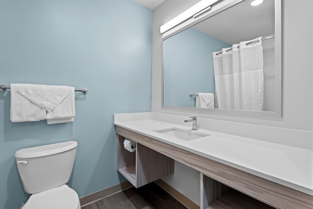 WoodSpring Suites Coralville Iowa City - photo 19