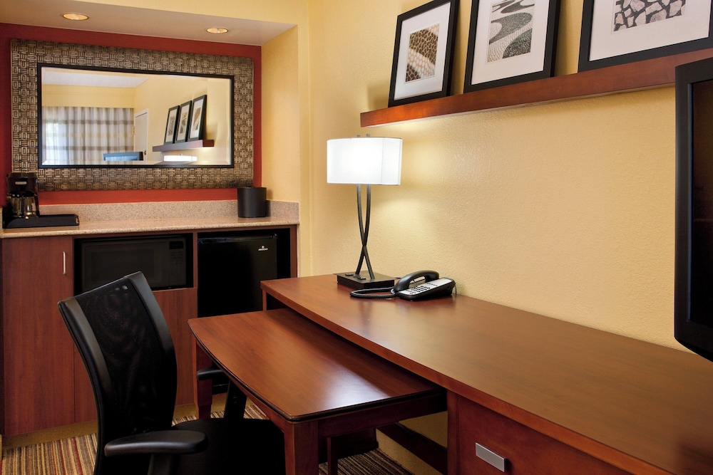 Courtyard by Marriott San Diego Sorrento Valley - photo 6