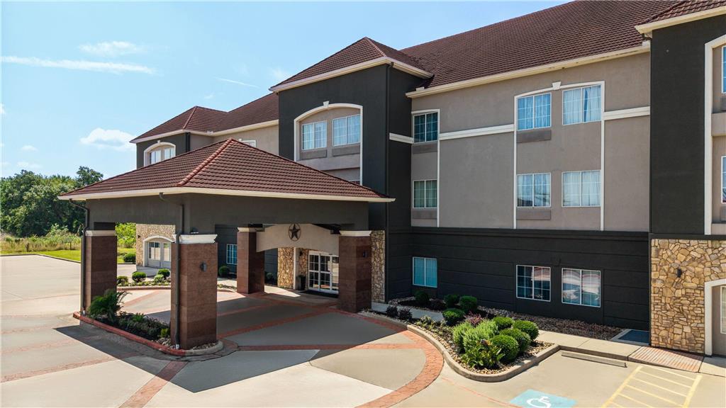 La Quinta Inn & Suites by Wyndham Brookshire West Katy - photo 4