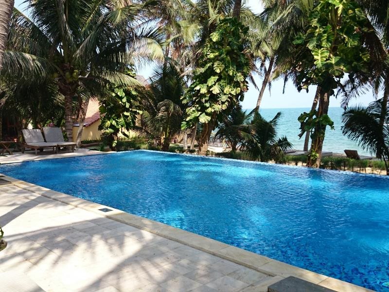 Sunshine Beach Resort - carbon neutral hotel in Phan Thiet