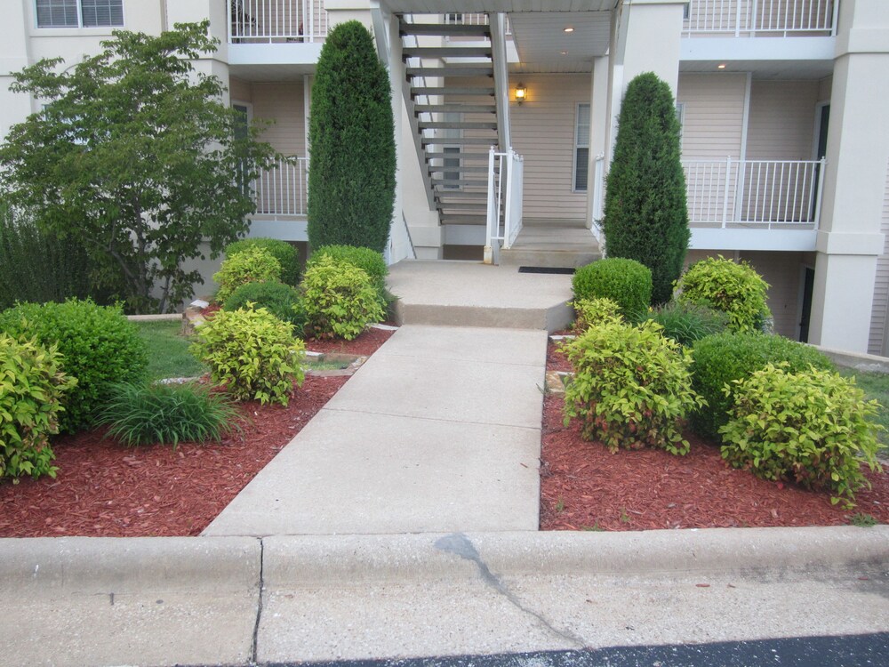 Brook Poolside Walk In Meadow Brook - photo 43