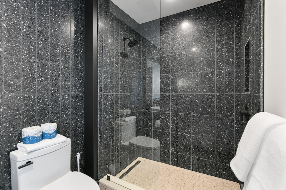 Austin Condo Hotel - photo 729