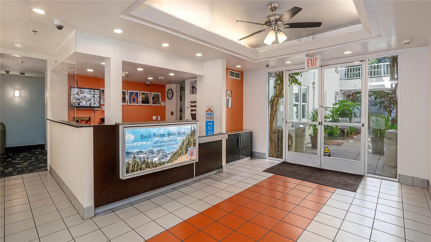 Motel 6 San Diego CA Downtown - photo 12
