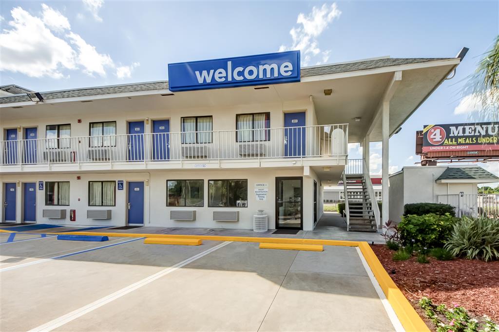 Motel 6 Lakeland FL - photo 2
