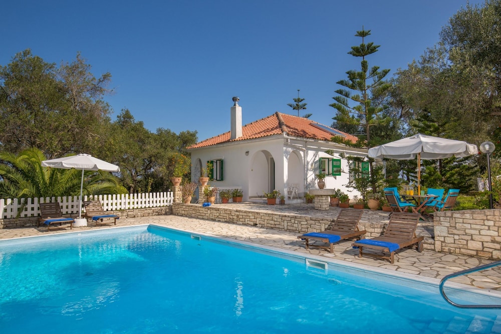 Villa Maria in Paxi With 2 Bedrooms and 1 Bathrooms — 4-Star Luxury Hotel in Corfu, Greece