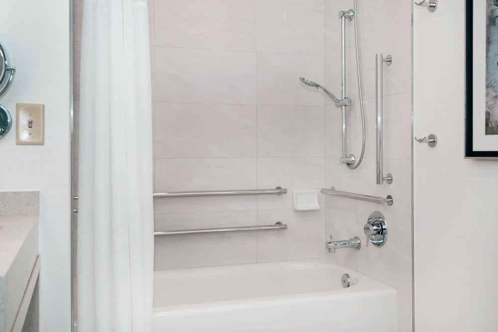 Embassy Suites by Hilton Raleigh Durham Airport Brier Creek - photo 52