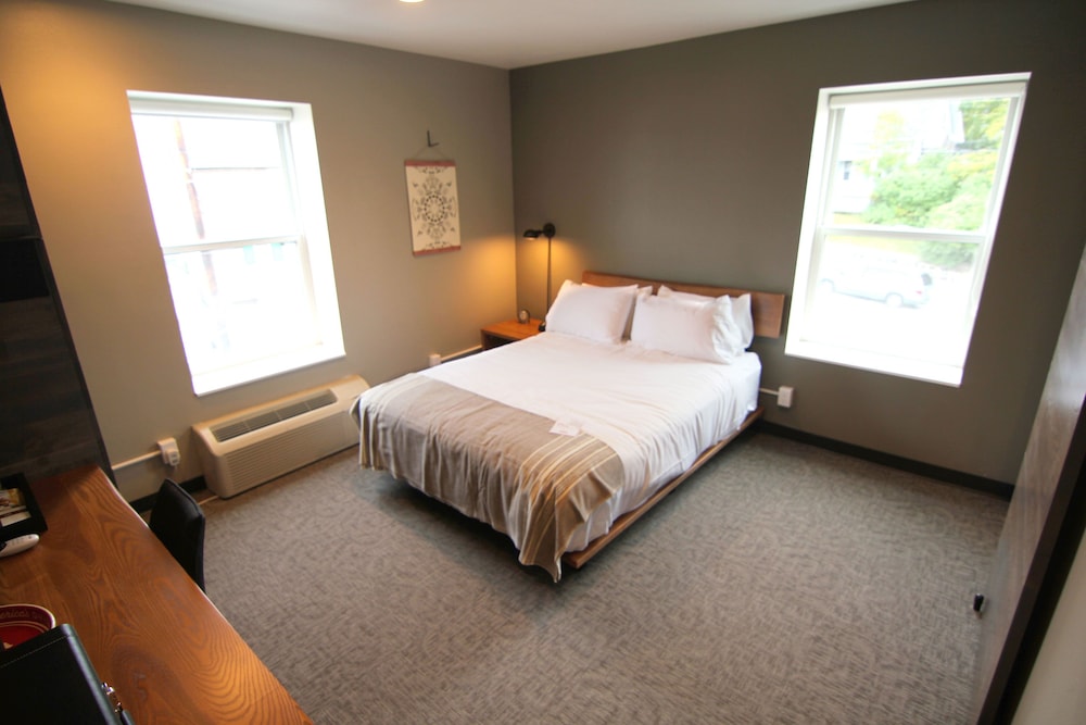 The Oxbow Hotel - photo 8