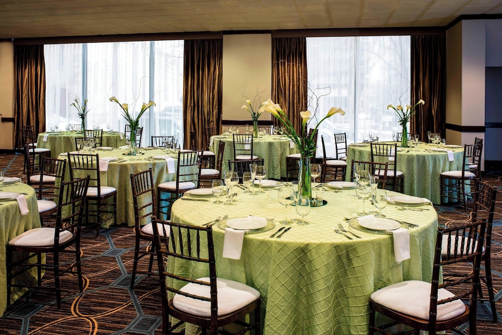 The Plaza Hotel Columbus at Capitol Square - photo 25