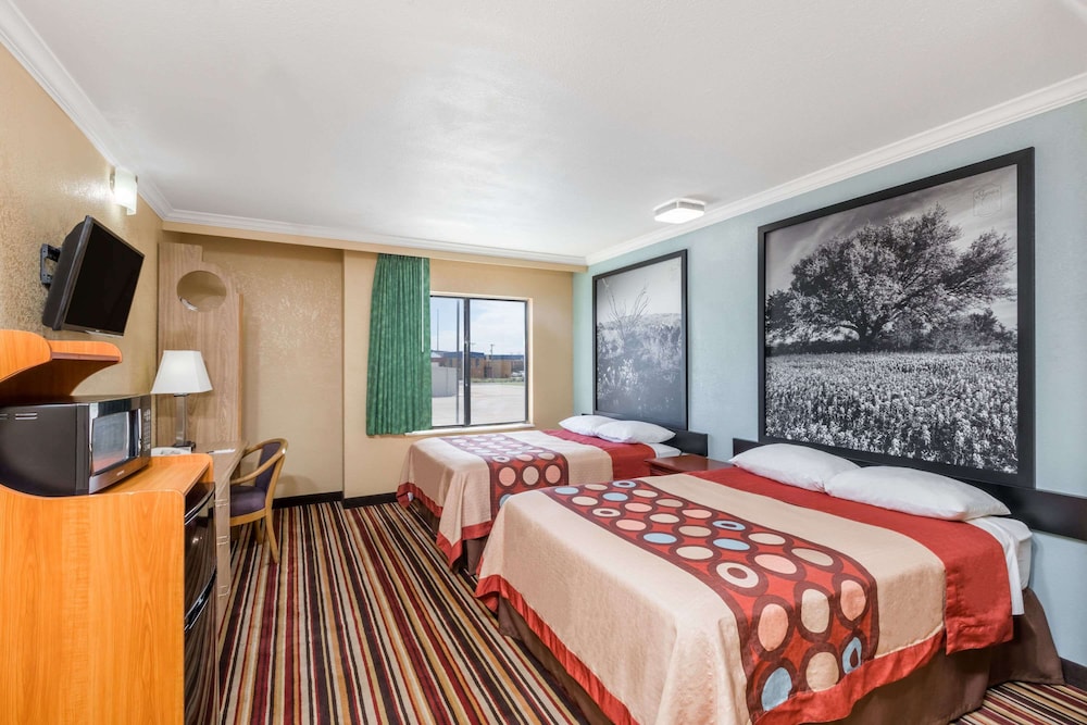 Super 8 by Wyndham Midland - photo 9