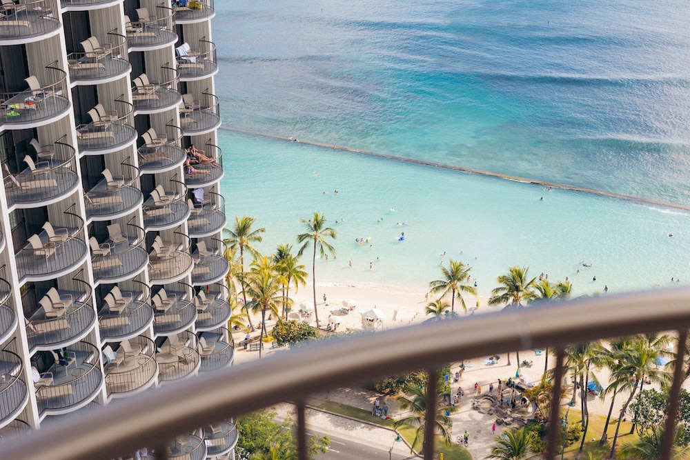 Waikiki Beach Marriott Resort & Spa - photo 35
