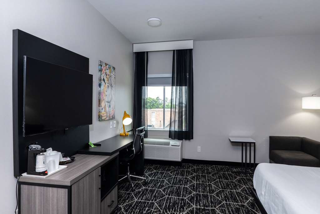 La Quinta Inn & Suites by Wyndham Corpus Christi Southeast - photo 45