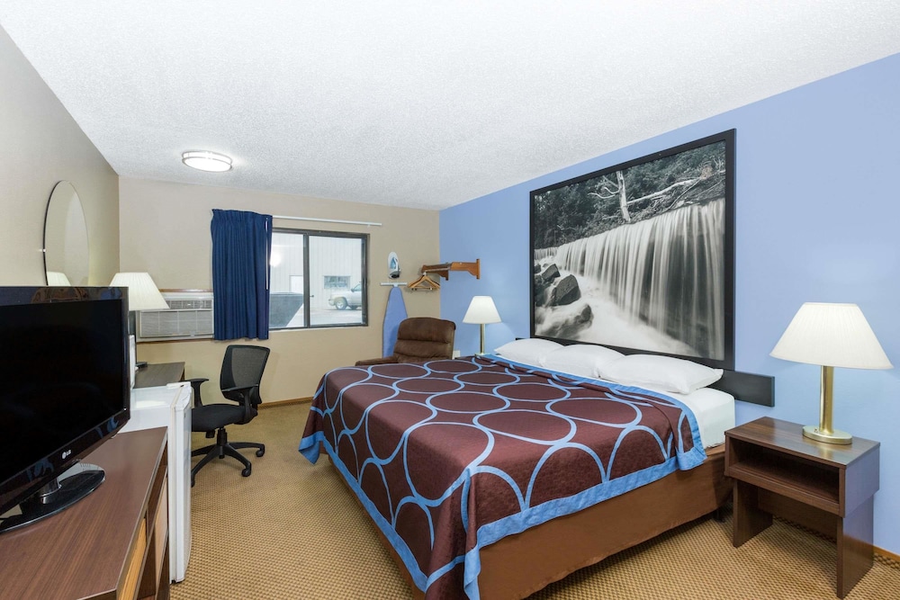 Super 8 by Wyndham Manhattan KS - photo 6