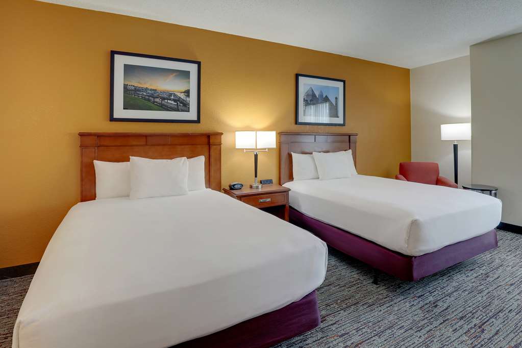Drury Inn & Suites Charlotte Northlake - photo 36