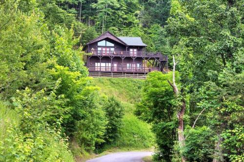 Breathless View - carbon neutral hotel in Sevierville