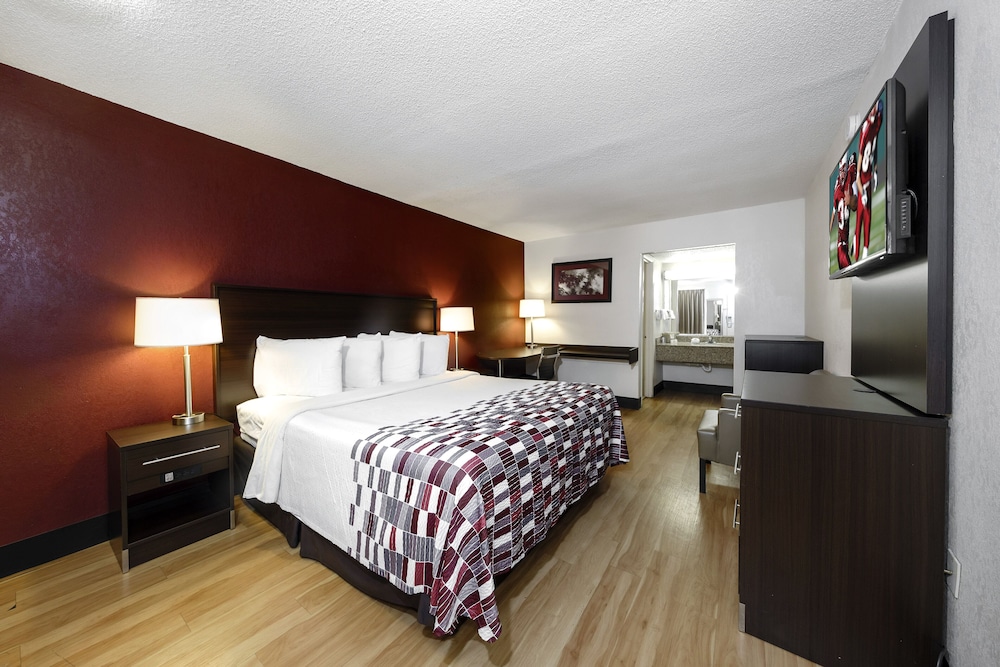 Red Roof Inn Atlanta Suwanee Mall of Georgia - photo 5