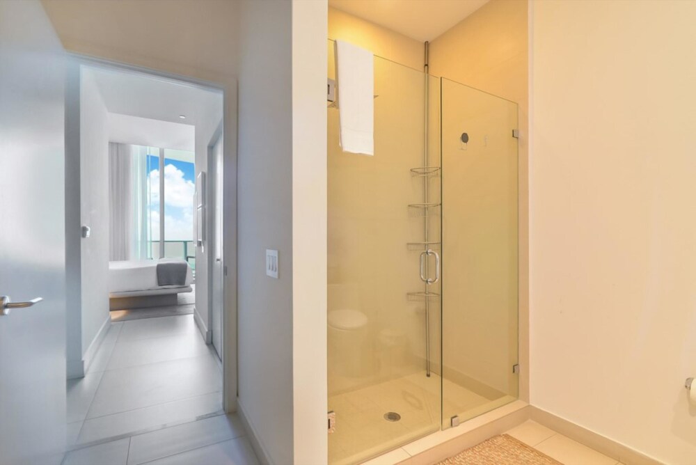 Contemporary Beach Resort Condos - photo 32